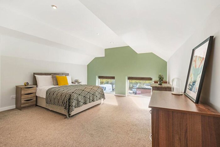 1 Bedroom Flat To Rent In Cliff Road, Leeds, LS6