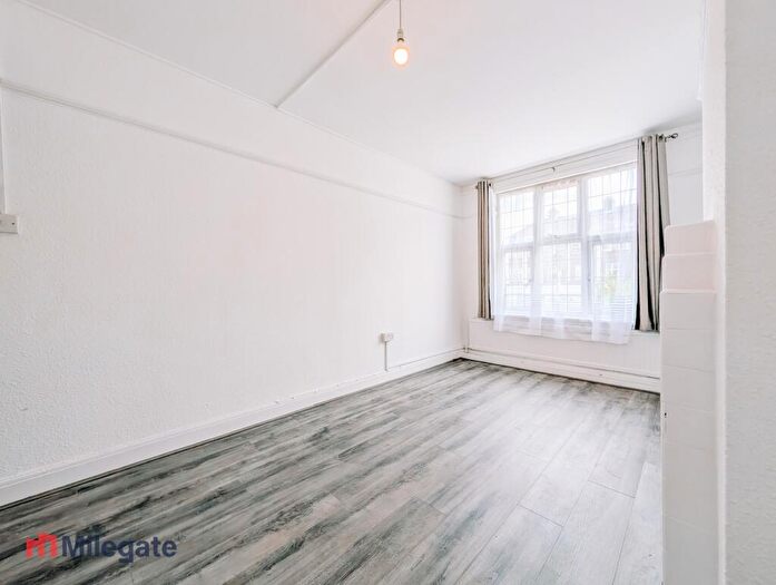 2 Bedroom Flat To Rent In Kingsbury Road, London, NW9