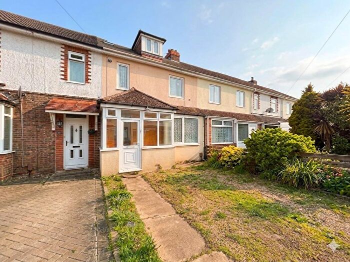 4 Bedroom Terraced House For Sale In Sedgeley Grove, Gosport, PO12