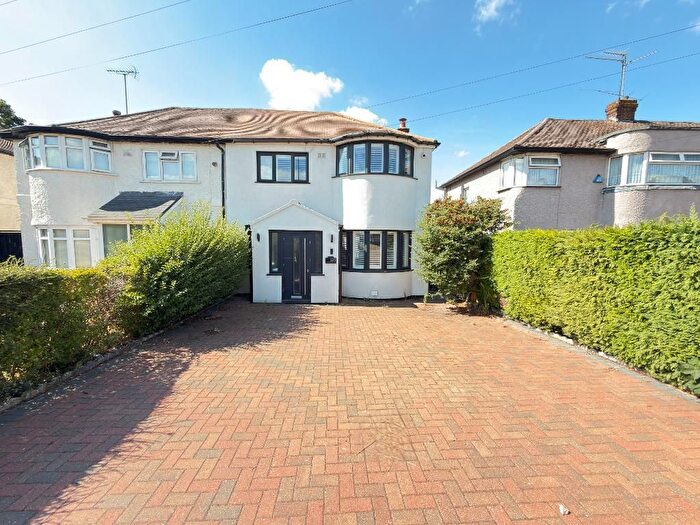 3 Bedroom Semi-Detached House For Sale In Sundon Park Road, Sundon Park, Luton, Bedfordshire, LU3