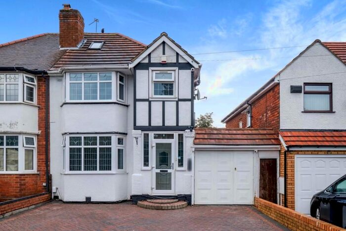 3 Bedroom Semi-Detached House To Rent In Coventry Road, Sheldon, Birmingham B26