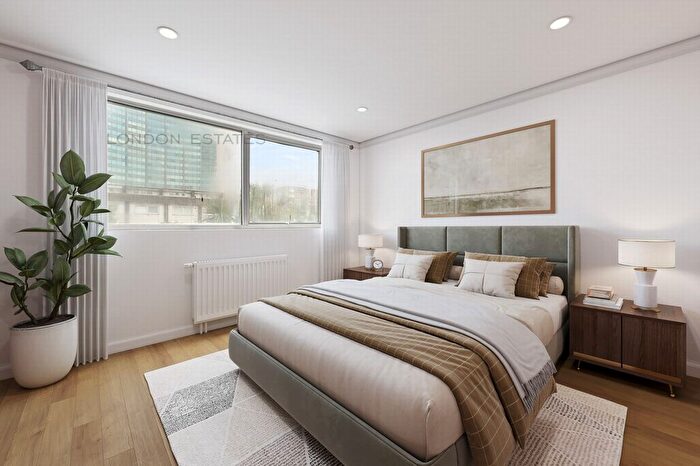 4 Bedroom Semi-Detached House To Rent In Franklin Square, West Kensington, W14