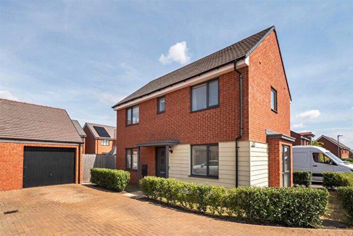 3 Bedroom Detached House For Sale In Butland Way, Wootton, Bedford, MK43