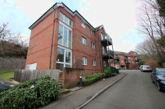 2 Bedroom Flat To Rent In St. Marks Close, High Wycombe, HP13