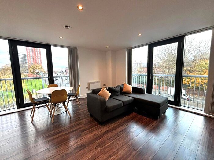 2 Bedroom Apartment To Rent In The Quadrant, Sand Pits, Birmingham, B1