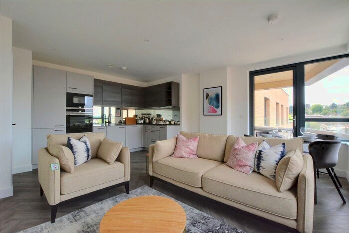 2 Bedroom Flat To Rent In Burney Street, London, SE10