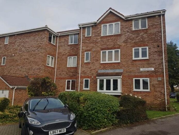 1 Bedroom Flat To Rent In Opal House, Percy Gardens, Surrey, KT4