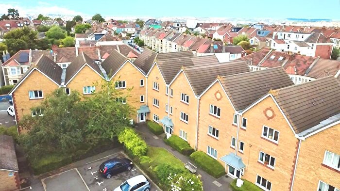 2 Bedroom Flat For Sale In Maxse Road, Bristol, BS4