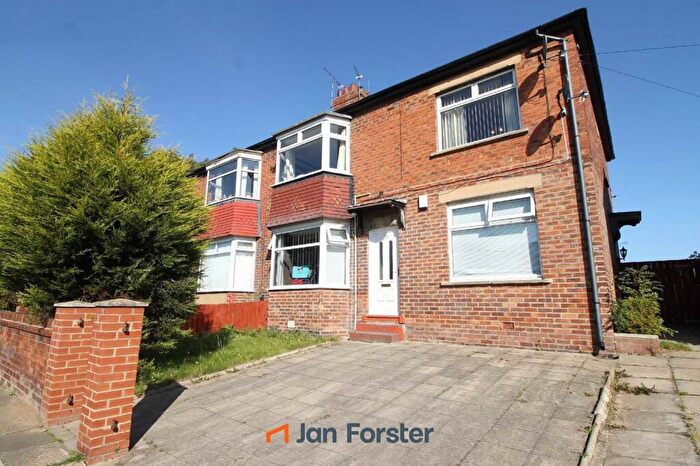 2 Bedroom Flat For Sale In Balkwell Avenue, North Shields, NE29