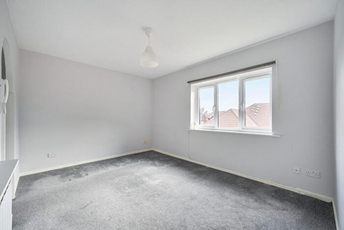 1 Bedroom Apartment For Sale In Orchard Grove, London, SE20