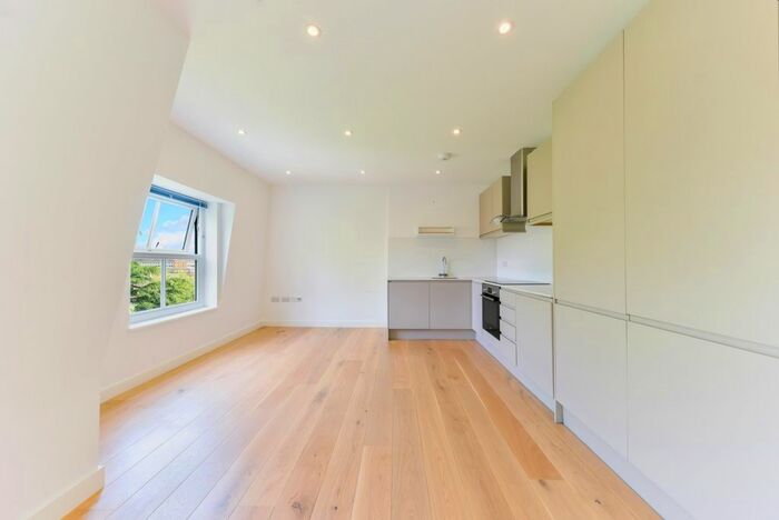 1 Bedroom Flat To Rent In Grant Court, Spencer Hill, Wimbledon, SW19