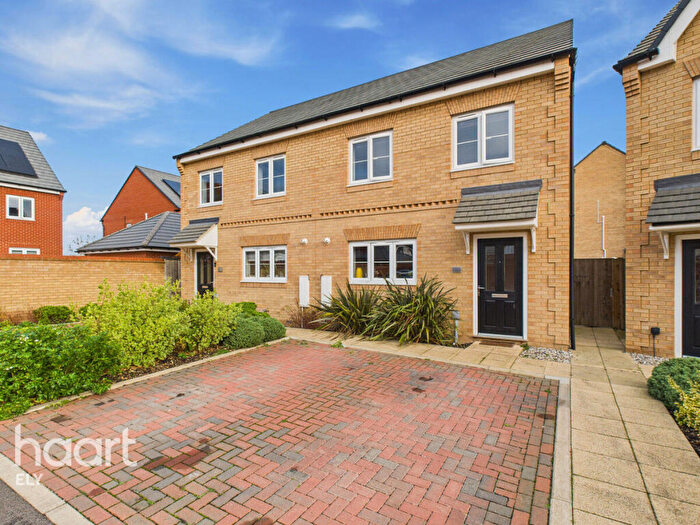 3 Bedroom Semi-Detached House For Sale In Wesley Way, Witchford, CB6