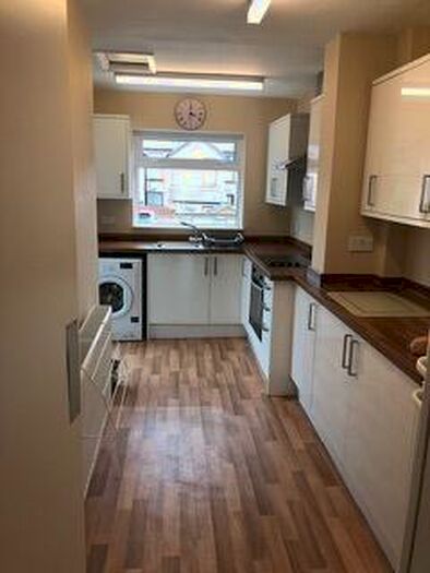 3 Bedroom Semi-Detached House To Rent In Glynne Road, Bangor, Gwynedd, LL57