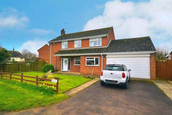 4 Bedroom Detached House For Sale In Station Road, Harvington, Evesham, WR11