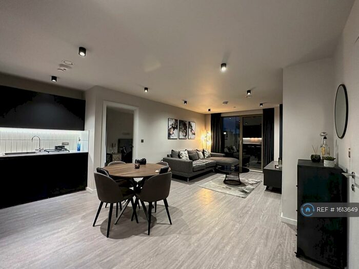 2 Bedroom Flat To Rent In Hulme Hall Road, Manchester, M15