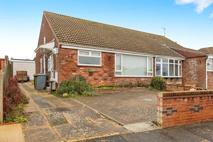 3 Bedroom Semi-Detached Bungalow For Sale In Saracen Road, Norwich, NR6