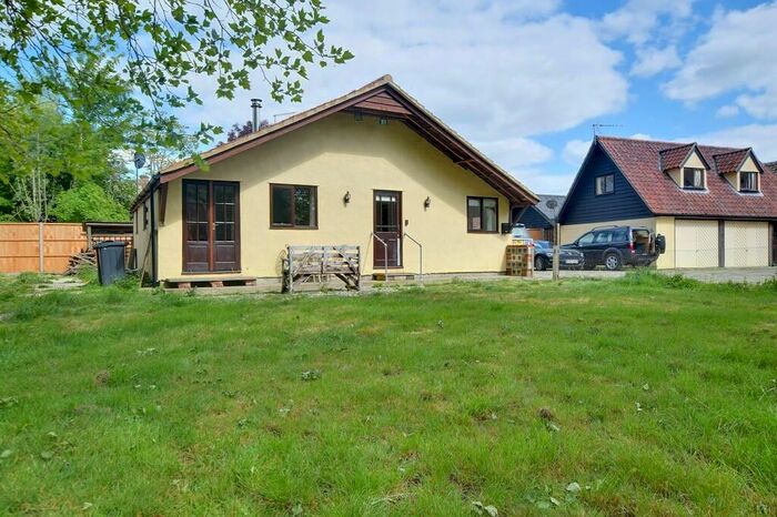 2 Bedroom Detached Bungalow To Rent In The Street, Little Dunmow, CM6