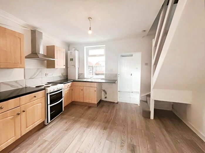 2 Bedroom End Of Terrace House To Rent In Meadow Lane, Stainforth, Doncaster, South Yorkshire, DN7