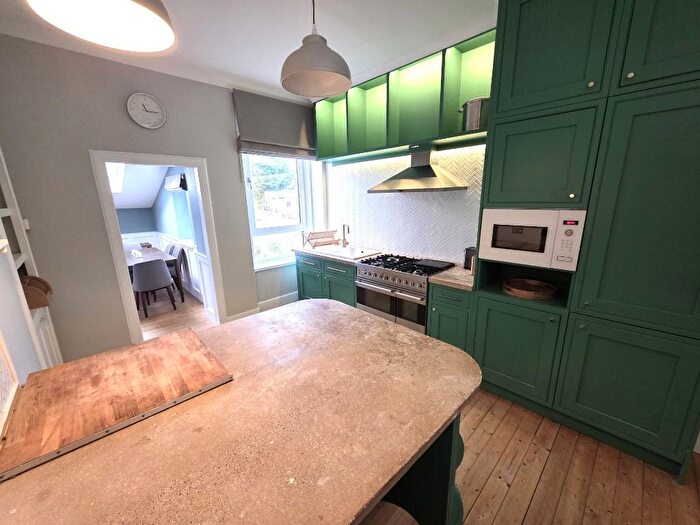 3 Bedroom Flat To Rent In Clifton Road, Hilton, Aberdeen, AB24