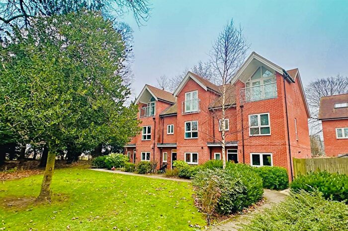 4 Bedroom Terraced House For Sale In Nicolls Close, Cholsey, OX10