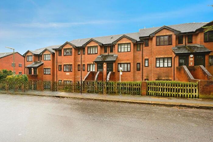 1 Bedroom Flat For Sale In Garlands Road, Redhill, Surrey, RH1
