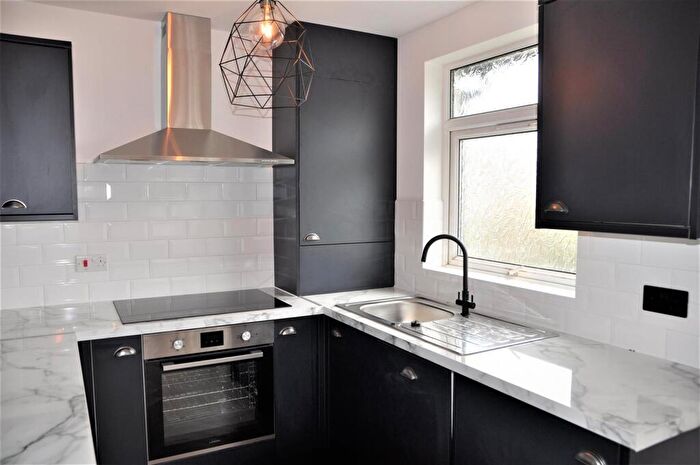 3 Bedroom Maisonette To Rent In Earls Crescent, Harrow, Middlesex, HA1