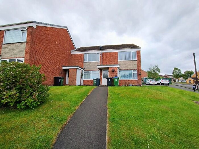 1 Bedroom Flat To Rent In Red Lion Close, Tividale, Oldbury, B69