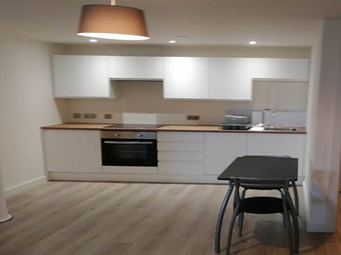 2 Bedroom Flat To Rent In Conditioning House, Cape Street, Bradford, BD1