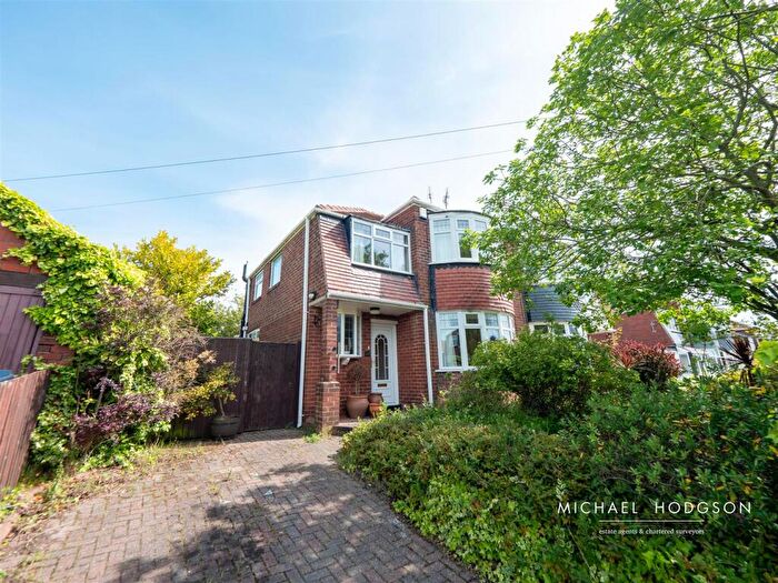 3 Bedroom Semi-Detached House For Sale In Leominster Road, Tunstall, Sunderland, SR2