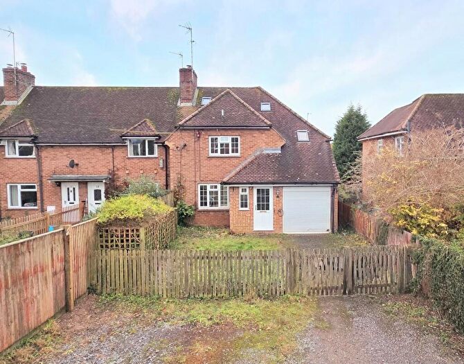 4 Bedroom End Of Terrace House For Sale In Rixons Close, Horsted Keynes, RH17