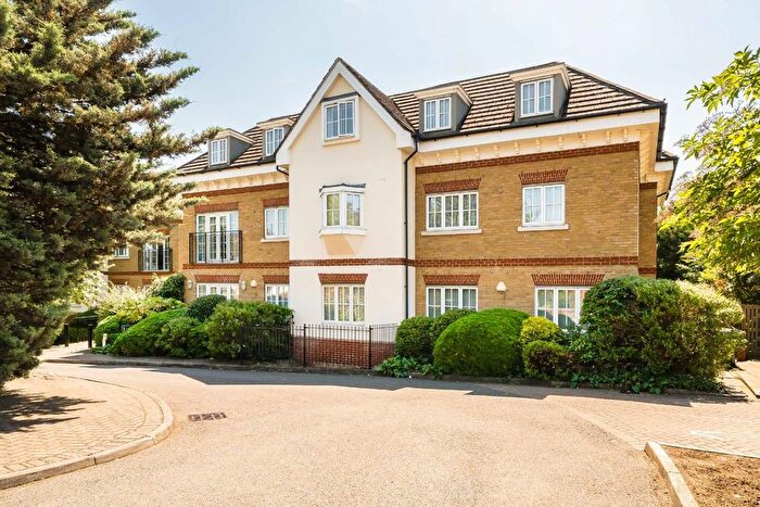 2 Bedroom Flat To Rent In Hale Lane, Edgware, HA8