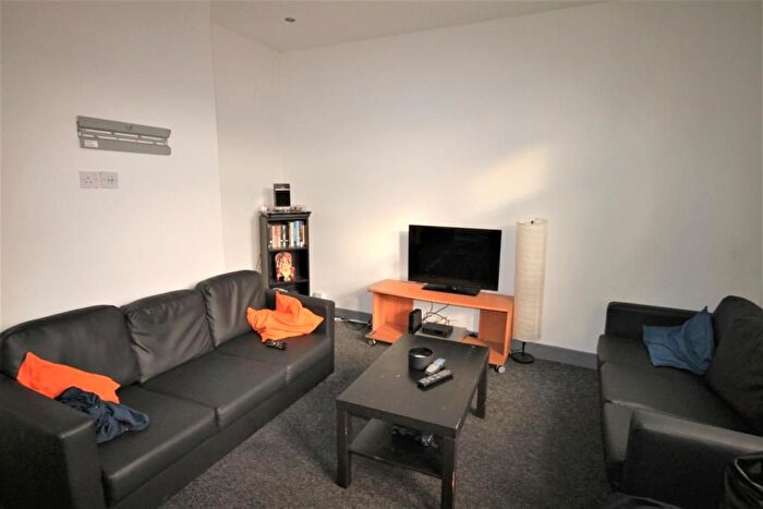 4 Bedroom Flat To Rent In Purchese Street, London, NW1