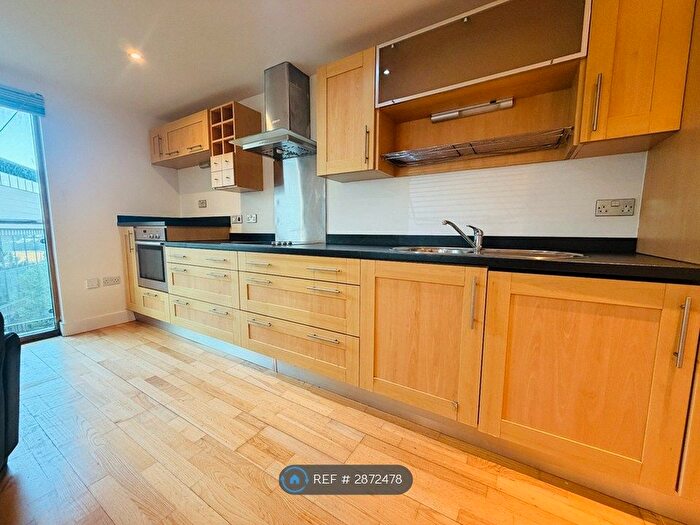 1 Bedroom Flat To Rent In Crozier House, Leeds, LS10