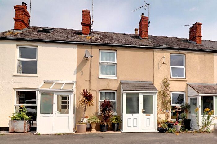 2 Bedroom Terraced House For Sale In College View, Stonehouse, GL10