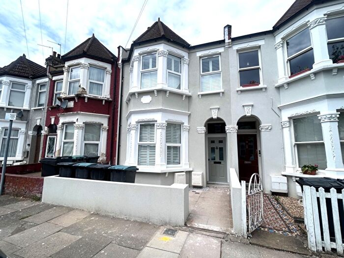 2 Bedroom Flat To Rent In Imperial Road, London, N22