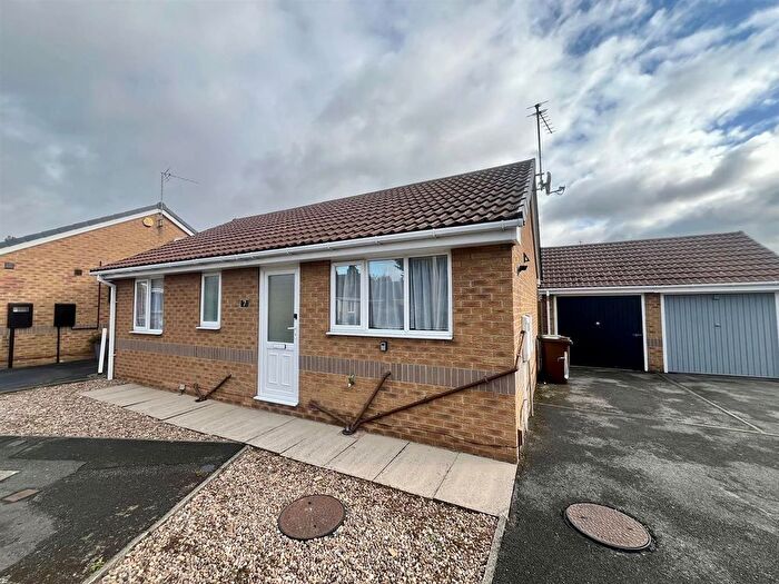 2 Bedroom Detached Bungalow For Sale In Park Hall Gardens, Mansfield Woodhouse, Mansfield, NG19