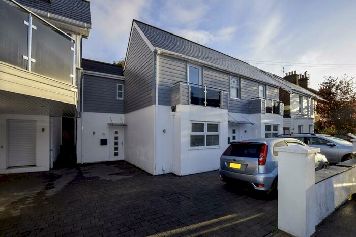 2 Bedroom House To Rent In North Lodge Road, , Poole, BH14