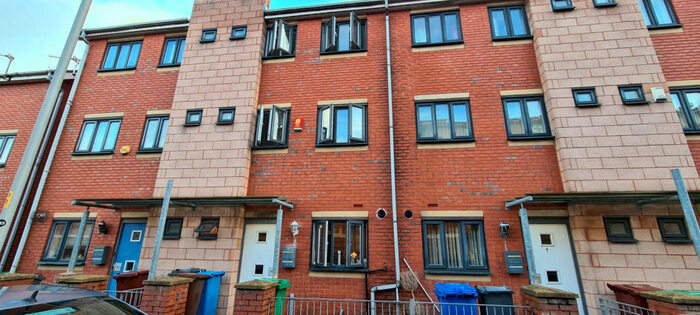 1 Bedroom Town House To Rent In New Welcome Street, Hulme, Manchester., M15
