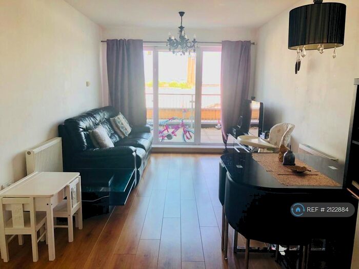 2 Bedroom Flat To Rent In Peebles Court, Croydon, CR0