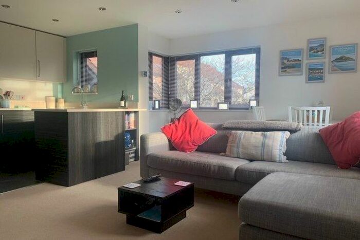 2 Bedroom Flat To Rent In Park Road, Bristol, BS35