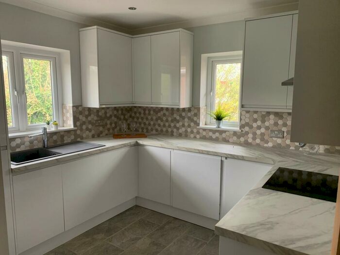 2 Bedroom Maisonette To Rent In Clayhall, Ilford, IG5