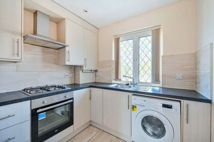 1 Bedroom Maisonette To Rent In West Barnes Lane, Motspur Park, New Malden, KT3