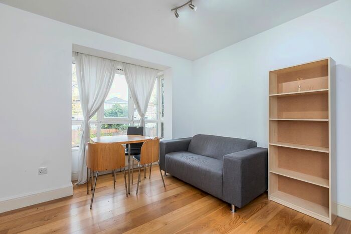 Studio To Rent In Bride Street, London, N7