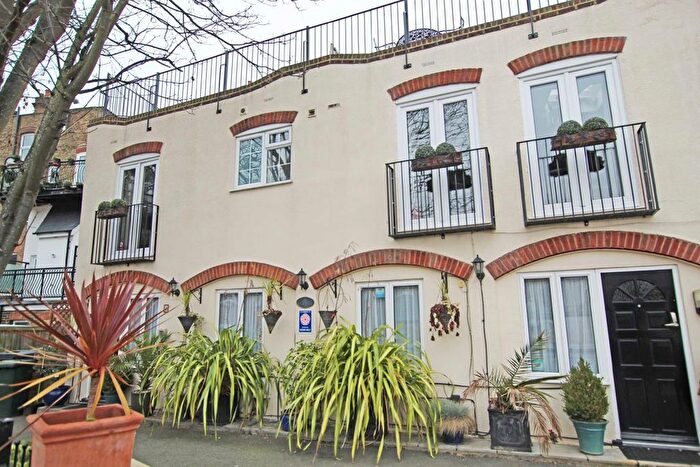 Studio To Rent In Bridle Lane, St Margarets, TW1