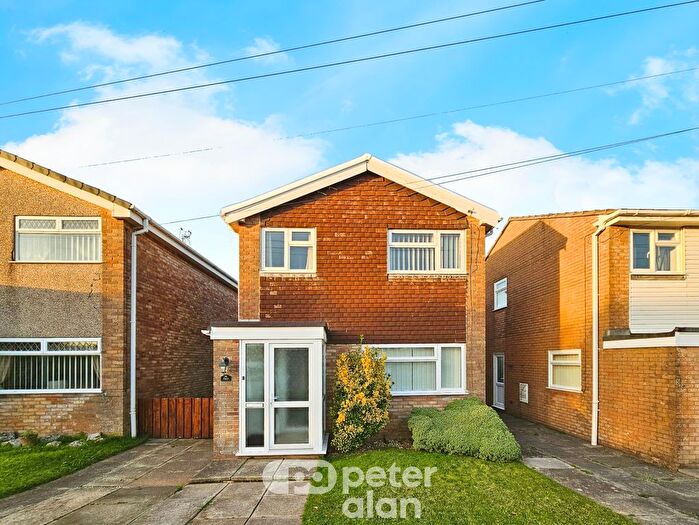 3 Bedroom Property To Rent In Clos-Y-Deri, Porthcawl, CF36