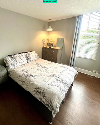 1 Bedroom Flat To Rent In Pyrcroft House, Pyrcroft Lane, Weybridge, KT13