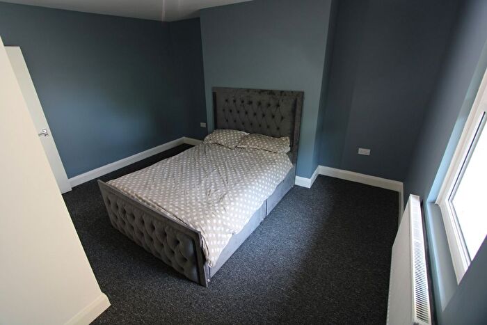 2 Bedroom Flat To Rent In Elmwood Road, Croydon, CR0