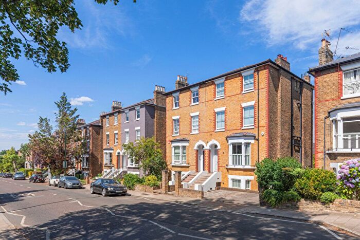 2 Bedroom Flat To Rent In Church Road, Richmond, TW10