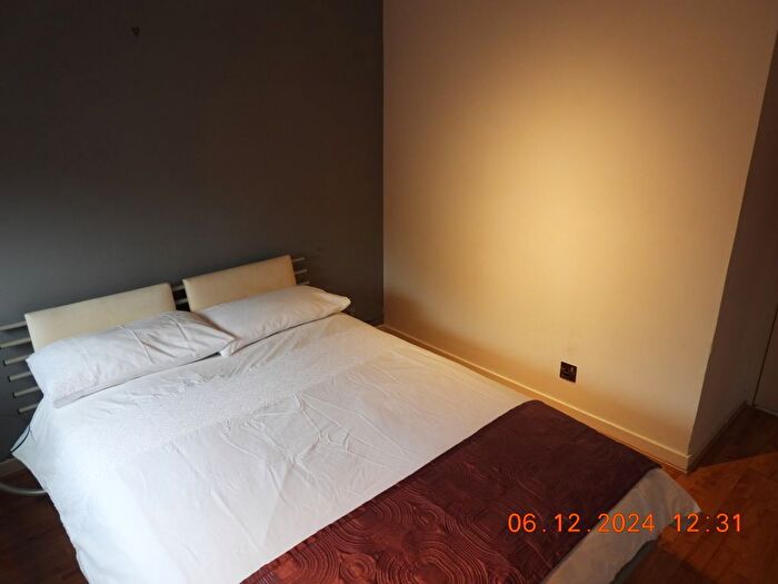 1 Bedroom Flat To Rent In Tibbermore Road, Glasgow, G11