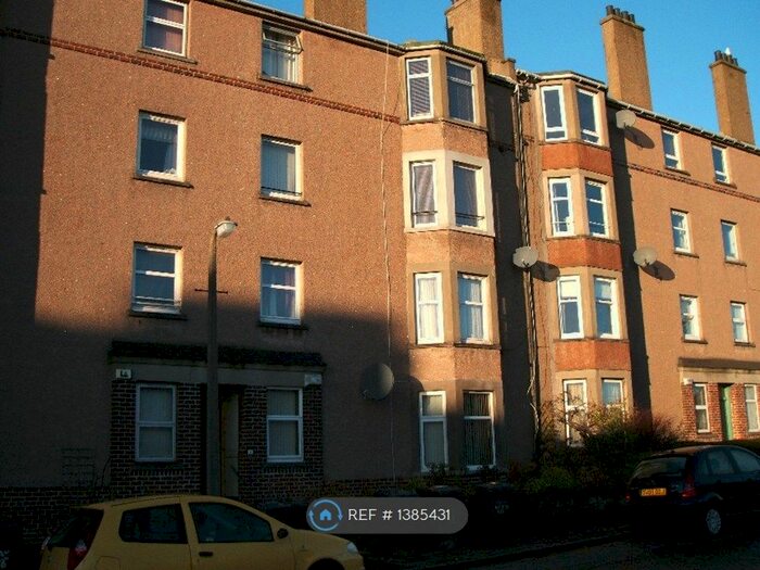 2 Bedroom Flat To Rent In Cardross Street, Dundee, DD4